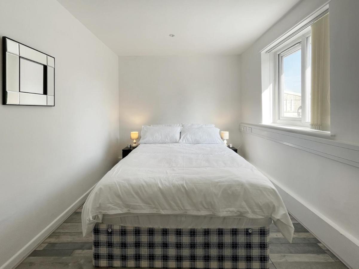 Ferienwohnung Bright, Warm & Cozy House In Harpurhey Manchester Exterior foto