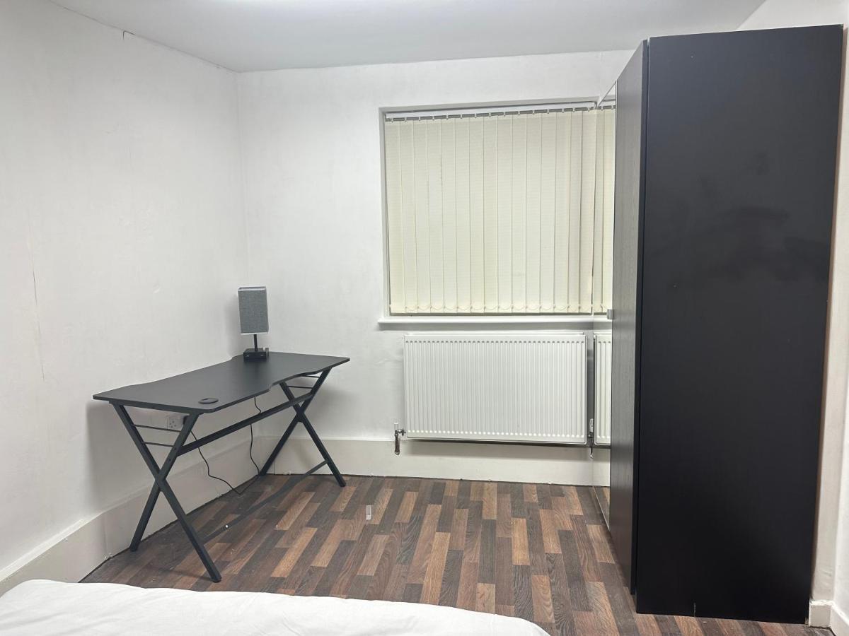 Ferienwohnung Bright, Warm & Cozy House In Harpurhey Manchester Exterior foto