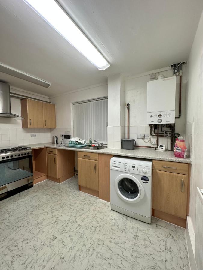 Ferienwohnung Bright, Warm & Cozy House In Harpurhey Manchester Exterior foto