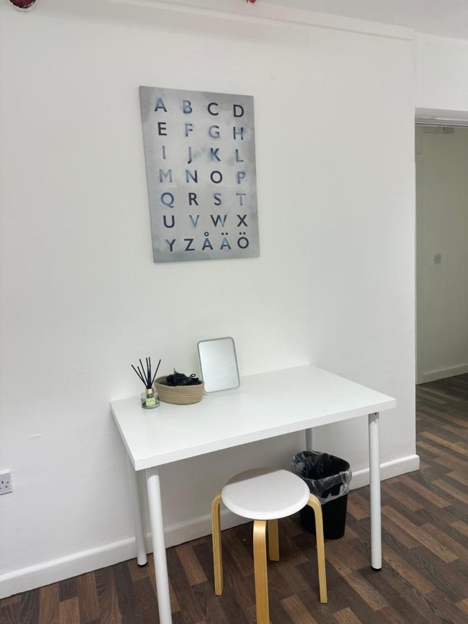 Ferienwohnung Bright, Warm & Cozy House In Harpurhey Manchester Exterior foto